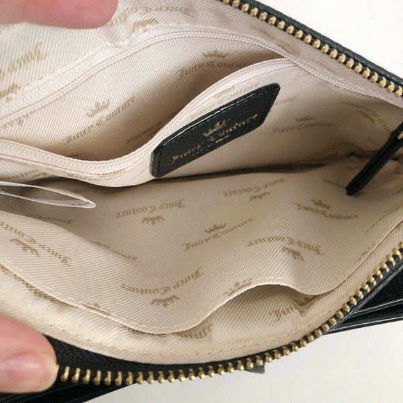 Juicy Couture Wristlet NWT Vegan Leather 5”x8” Bow Logo Spellout Gold Charm - Picture 5 of 7